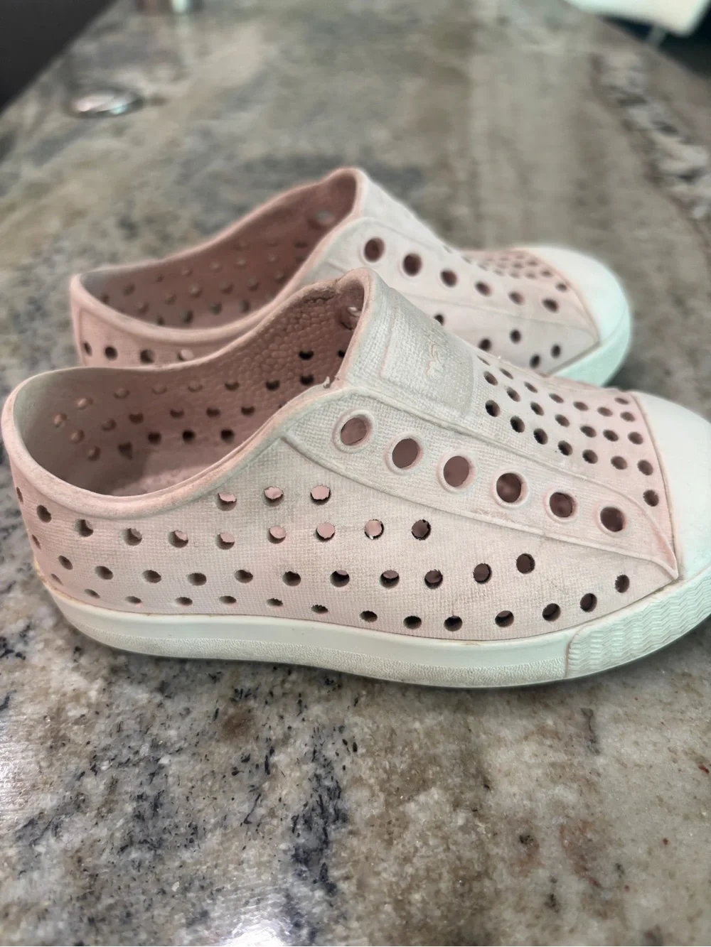 Native Kids Slip-On Water Shoes in Pale Pink
